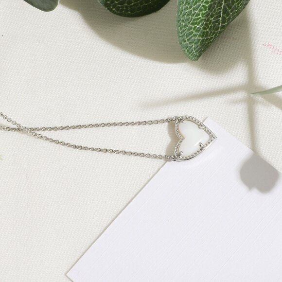 Kendra Scott Ari Heart Silver Ivory Mother-Of-Pearl Necklace - Picture 4 of 4